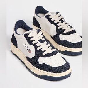 Autry Medalist Low - Navy Suede